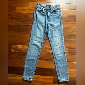 NWOT Women’s Aeropostale 000 Short Light Wash Jeggings. NWOT.